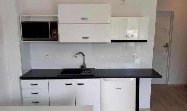 Apartamenty Sloneczne Tarasy 므르제지노 외부 사진
